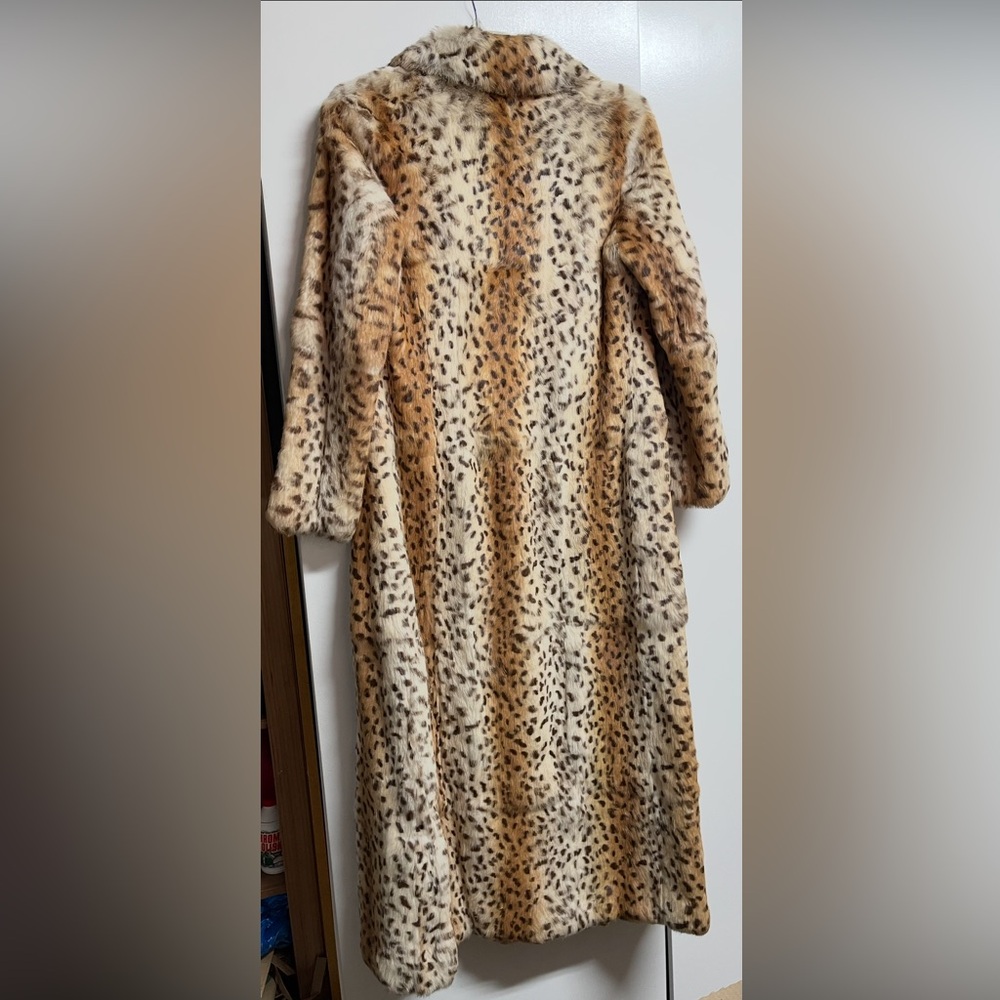 NEW BEBE REAL Fur Leopard Print Coat - Picture 2 of 9
